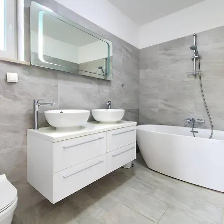 Luxury Five Stars With Pool, Near - By Traveler Tourist Agency Krk - Id 2140 Vila *