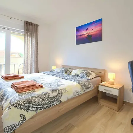 Villa Luxury Five Stars With Pool, Near - By Traveler Tourist Agency Krk - Id 2140 Pinezići