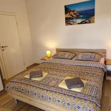 Luxury Five Stars With Pool, Near - By Traveler Tourist Agency Krk - Id 2140 *