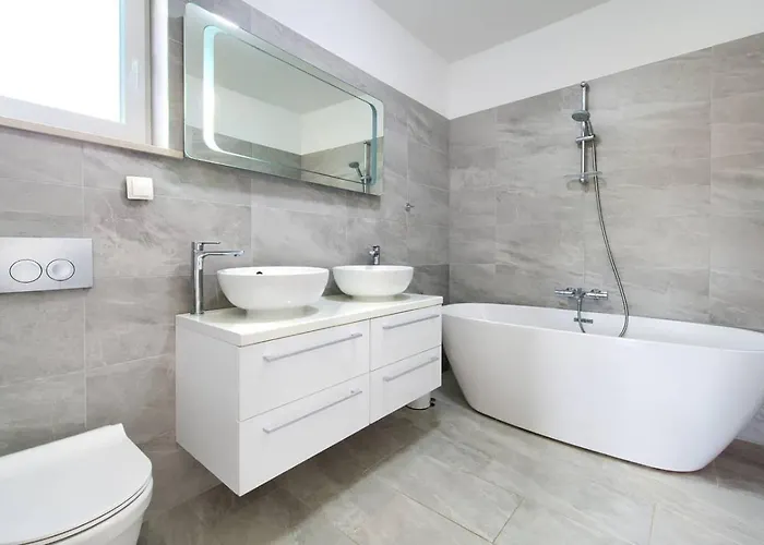 Luxury Five Stars With Pool, Near - By Traveler Tourist Agency Krk - Id 2140 Willa *