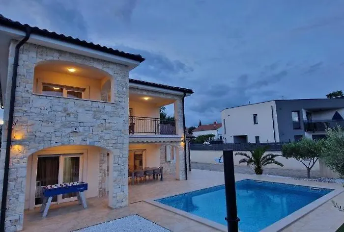 Luxury Five Stars With Pool, Near - By Traveler Tourist Agency Krk - Id 2140 Pinezići