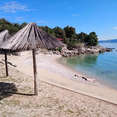 Luxury Five Stars With Pool, Near - By Traveler Tourist Agency Krk - Id 2140 * Pinezici (Krk)