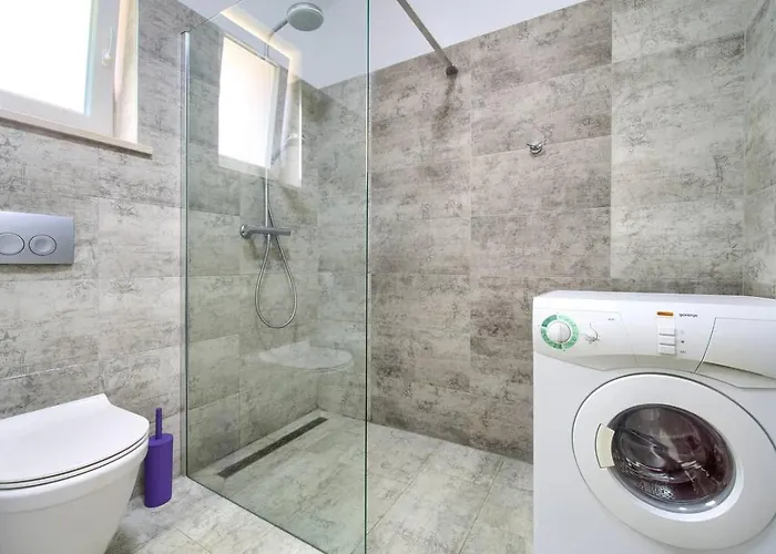 Luxury Five Stars With Pool, Near - By Traveler Tourist Agency Krk - Id 2140 Villa *